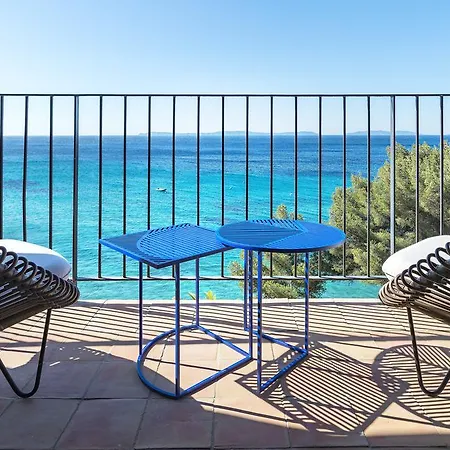 Hotel Le Bailli De Suffren 4*