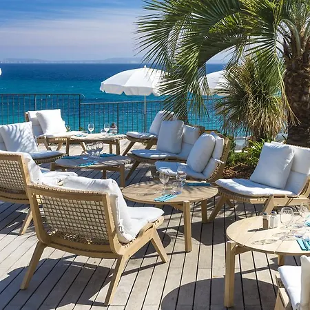 Le Bailli De Suffren Hotel 4*