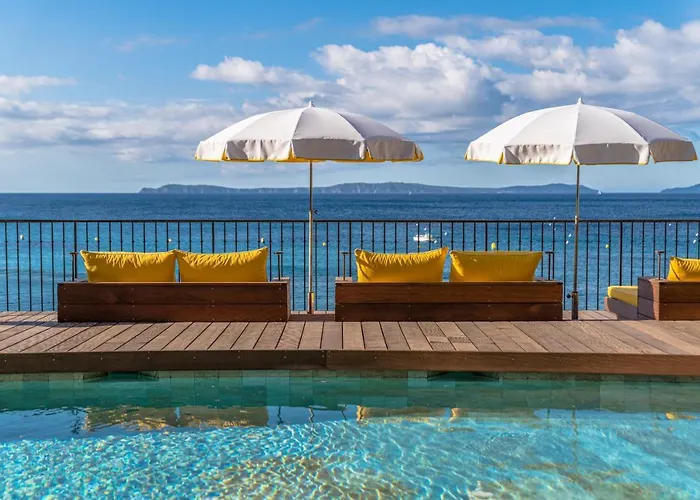 Le Bailli De Suffren 4*