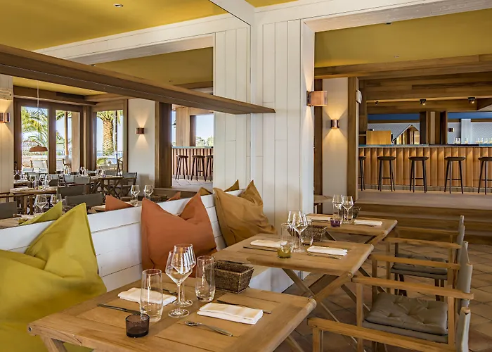 Le Bailli De Suffren