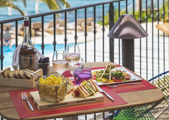 Hotel Le Bailli De Suffren 4*