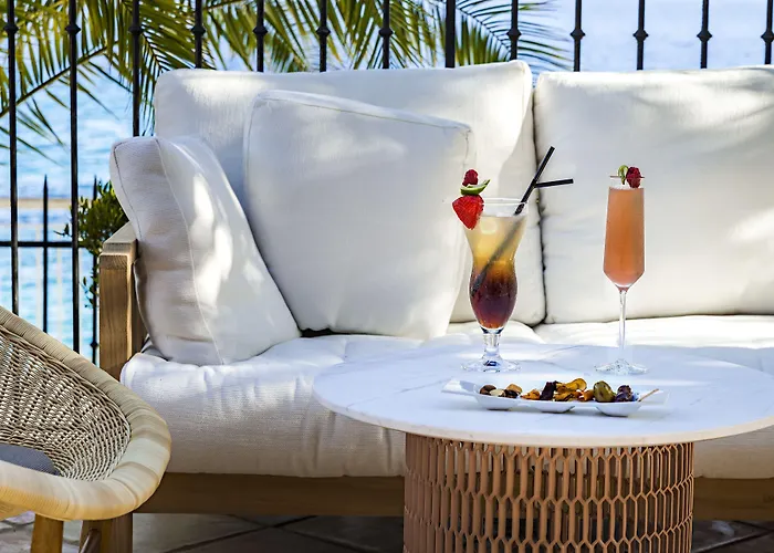 Le Bailli De Suffren Hotel 4*