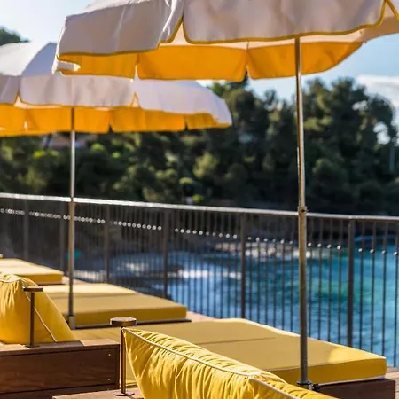 Le Bailli De Suffren Hotel 4*