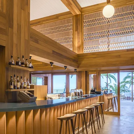 Hotel Le Bailli De Suffren 4*