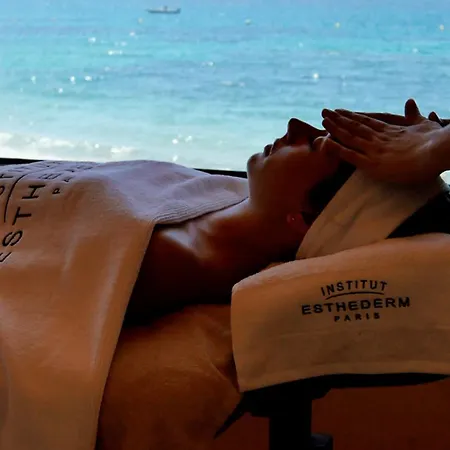 Le Bailli De Suffren Hotel 4*