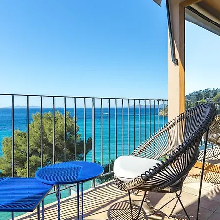 Le Bailli De Suffren Hotell 4*