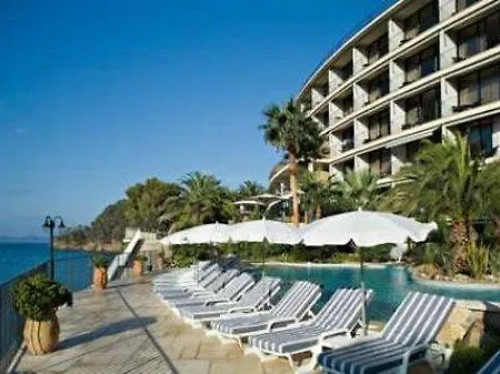 Hotel Le Bailli De Suffren 4*