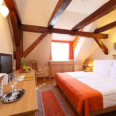 Hotel Le Bailli De Suffren 4*